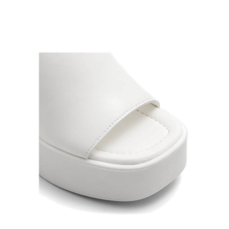 Betta Women's Wedged Sandals - White