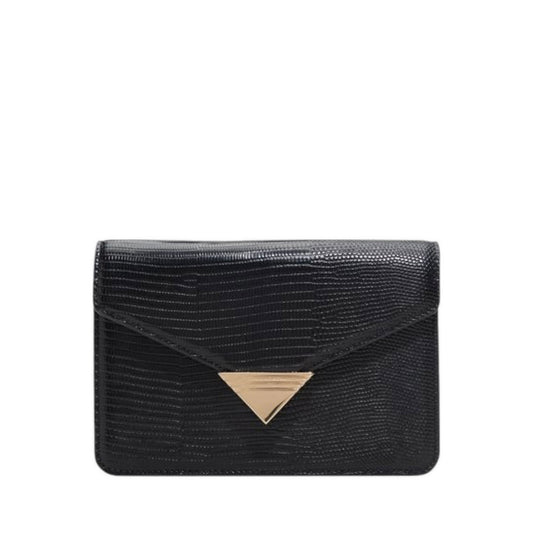Willam Wallet On A Chain - Black